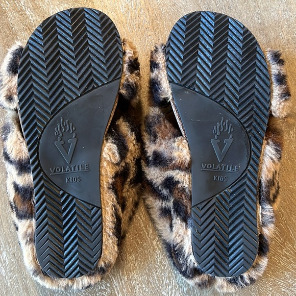 Volatile Natural Leopard Dreamer Slippers - Picture 5 of 5